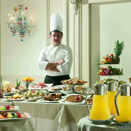 Szálloda Orient Express La Minerva 5*